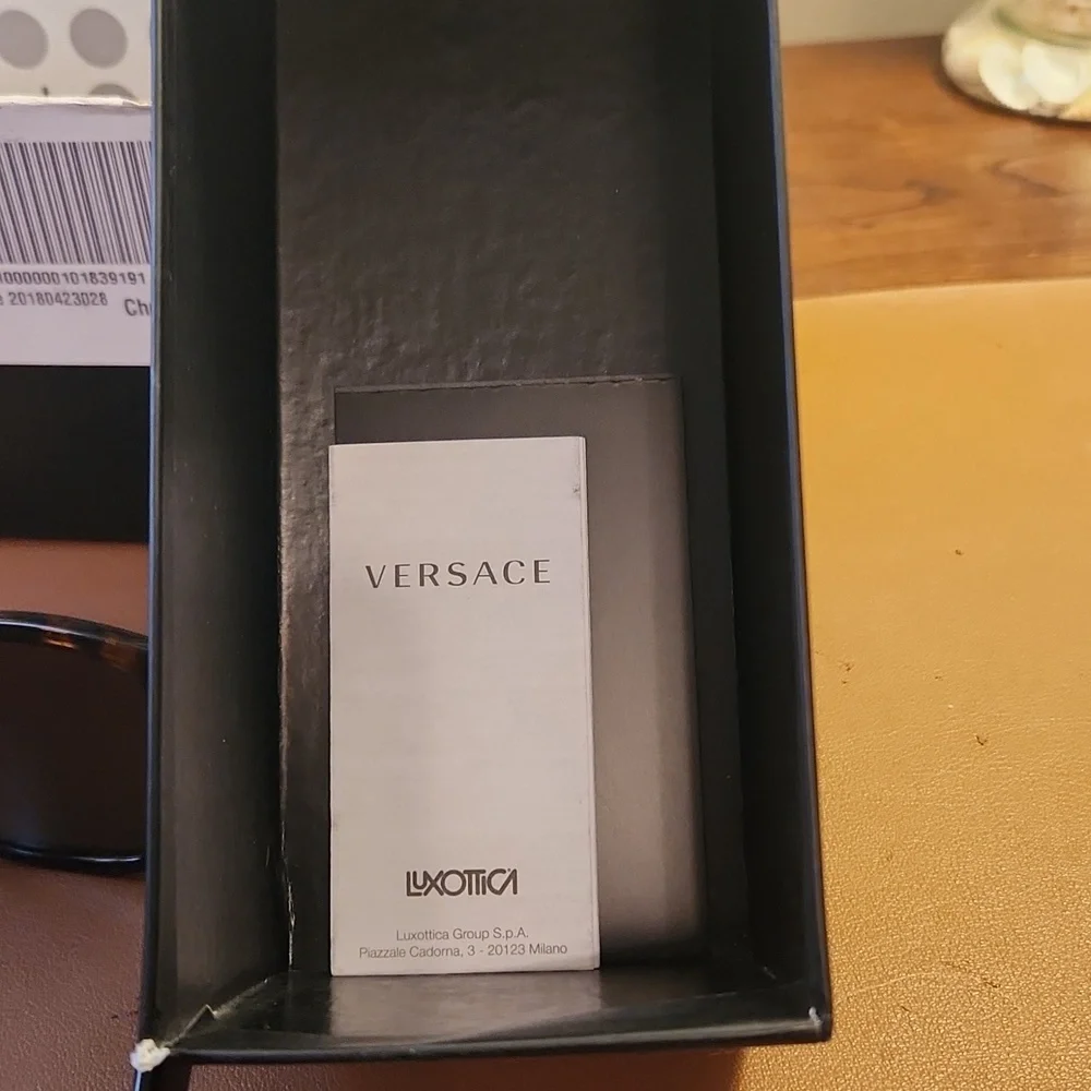 Versace sunglasses NWT - Picture 6 of 7